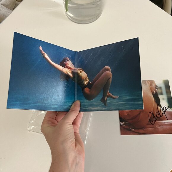 SIGNED Dua Lipa Radical Optimism Lenticular CD with Signed Insert - Picture 3 of 6